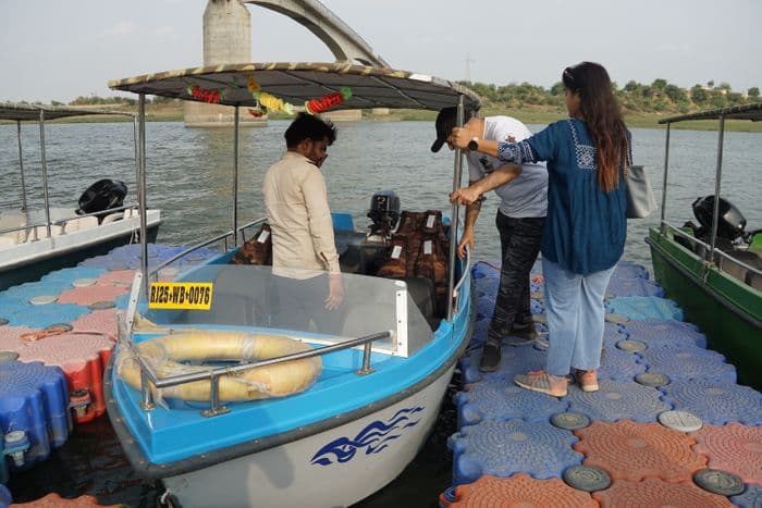 Safari Chambal Boat